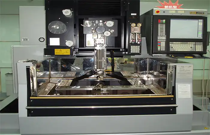 Productie- en verwerkingsapparatuur EMD Draadsnijmachine